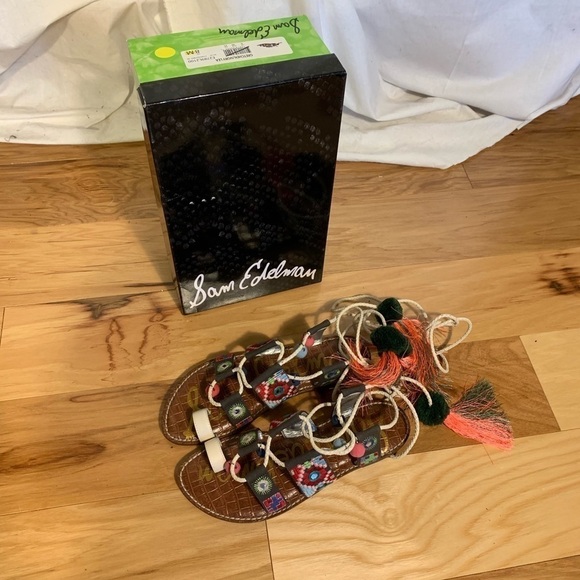 Sam Edelman boho tasseled Gretchen Sandals 8 - Picture 2 of 4